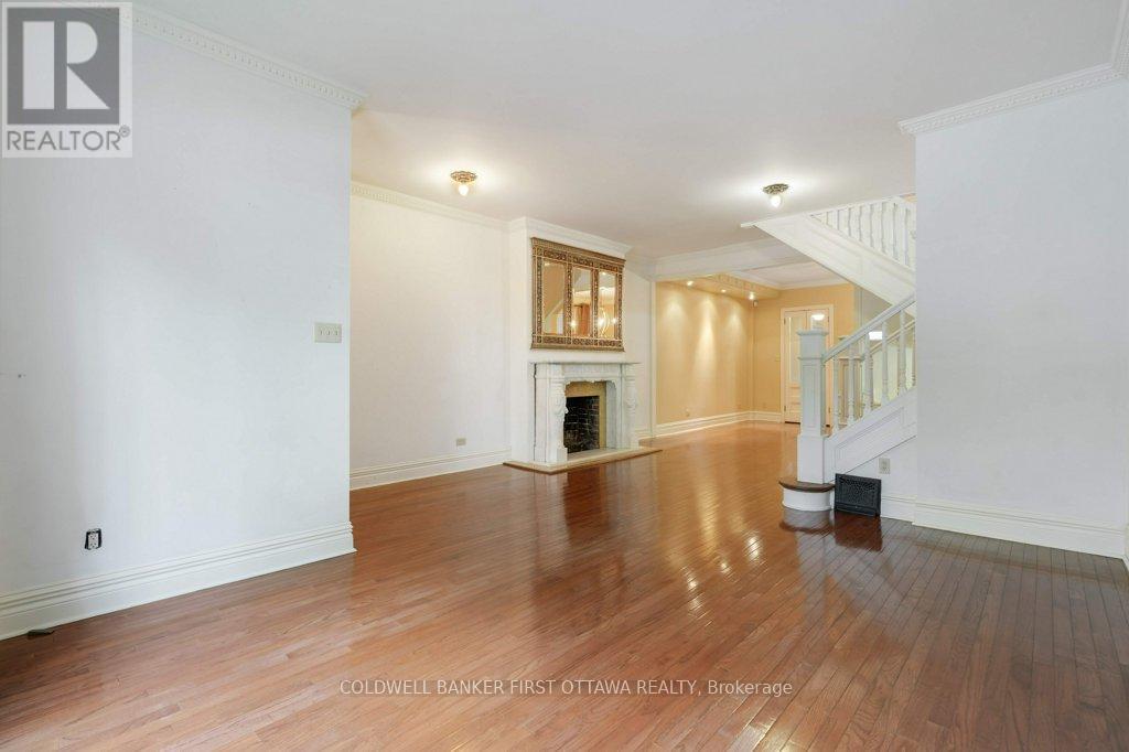 Inside main floor - 543 Besserer Street, Ottawa, ON - Indoor With Fireplace