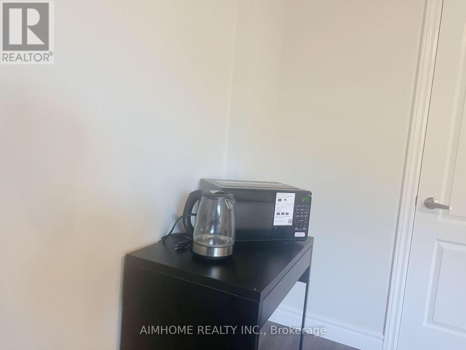 21 Lower - 181 Parktree Drive, Vaughan, ON - Indoor