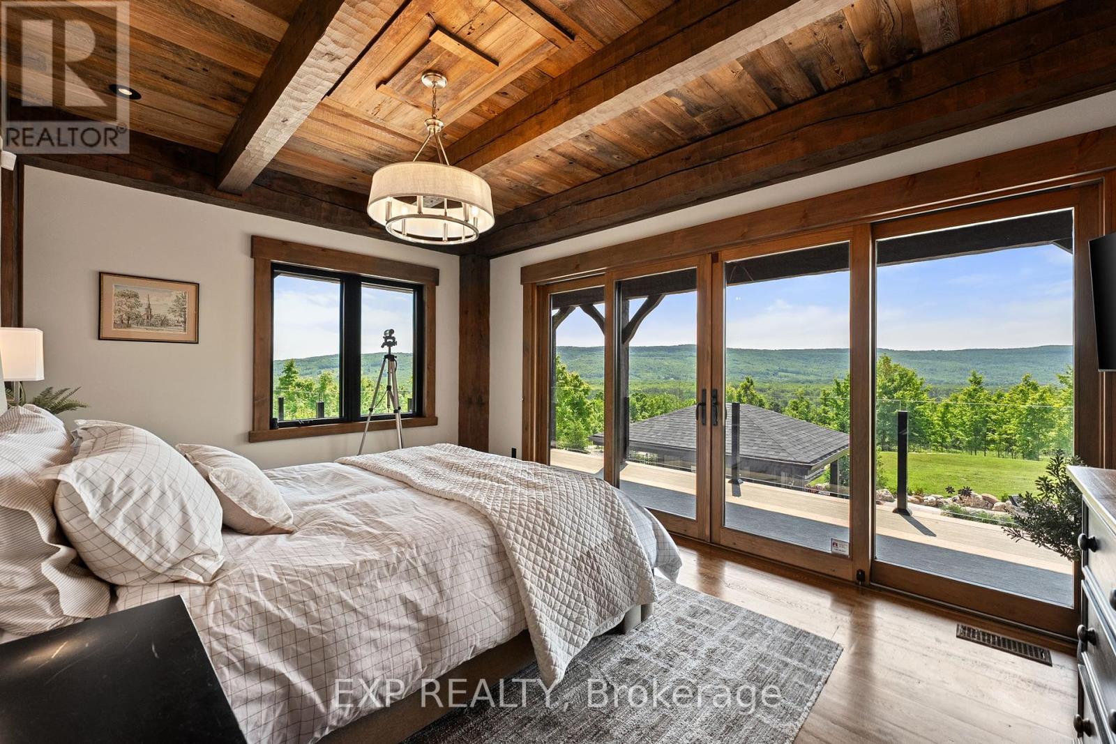 Kimberley - 195718 Grey 7 Road, Grey Highlands, ON - Indoor Photo Showing Bedroom