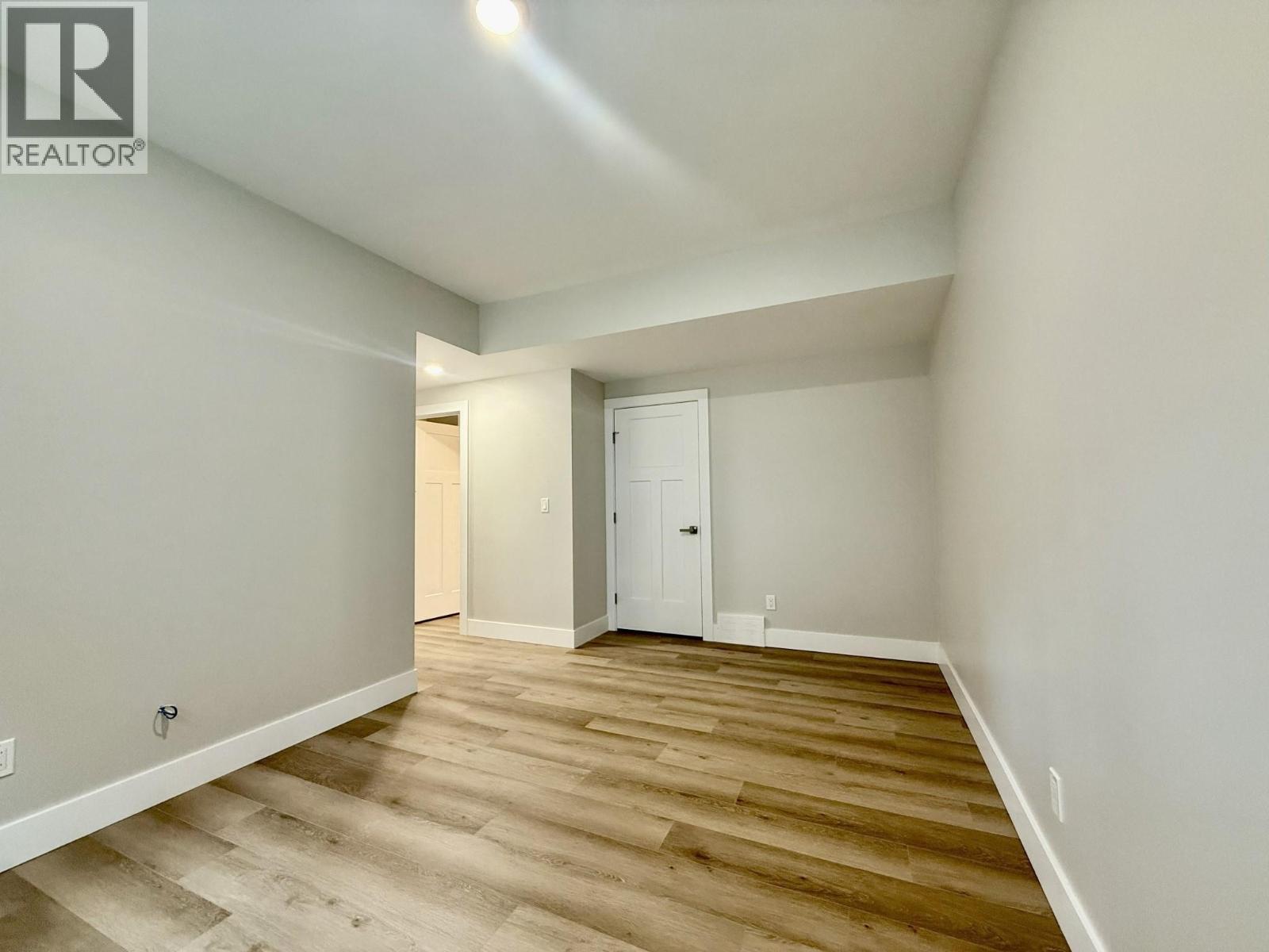 1938 Foxwood Trail Unit# 7, Windermere, BC - Indoor Photo Showing Other Room