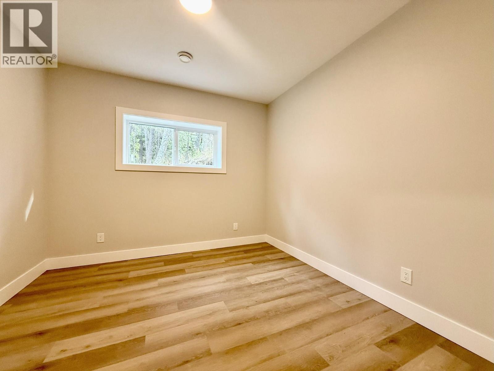 1938 Foxwood Trail Unit# 7, Windermere, BC - Indoor Photo Showing Other Room