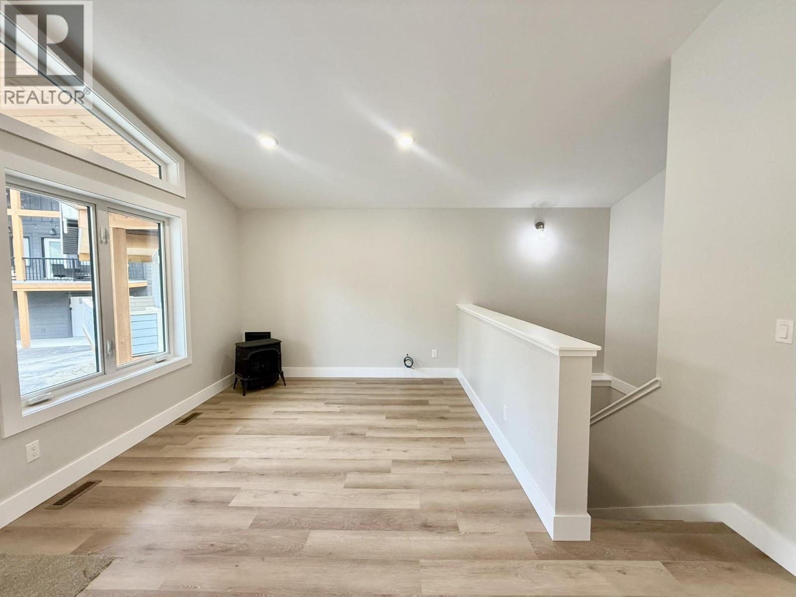 1938 Foxwood Trail Unit# 7, Windermere, BC - Indoor Photo Showing Other Room