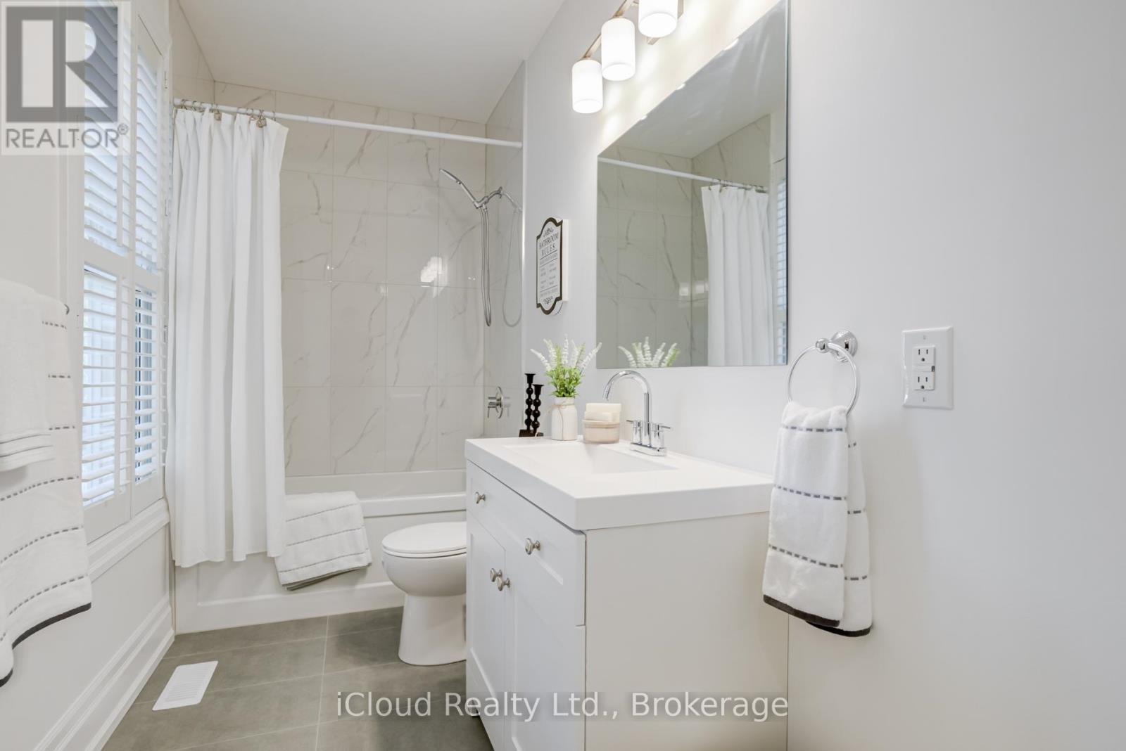 63 Zina Street, Orangeville, ON - Indoor Photo Showing Bathroom