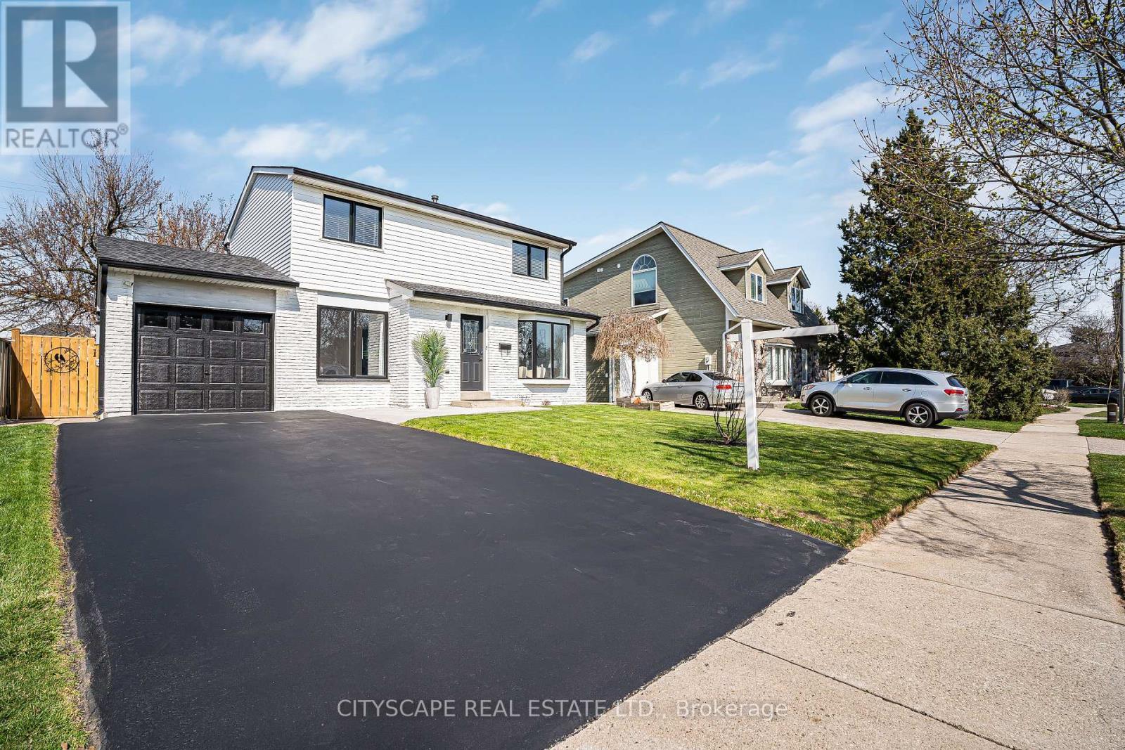 864 Cabot Trail, Milton, ON - Outdoor