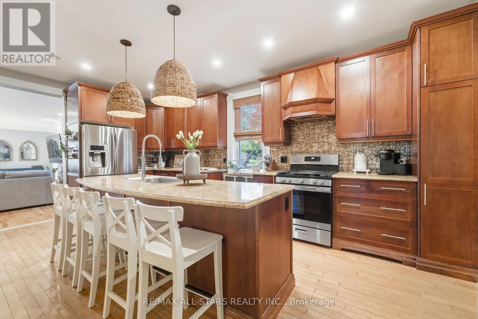 20 Keene Street, Scugog, ON - Indoor Photo Showing Kitchen With Stainless Steel Kitchen With Upgraded Kitchen