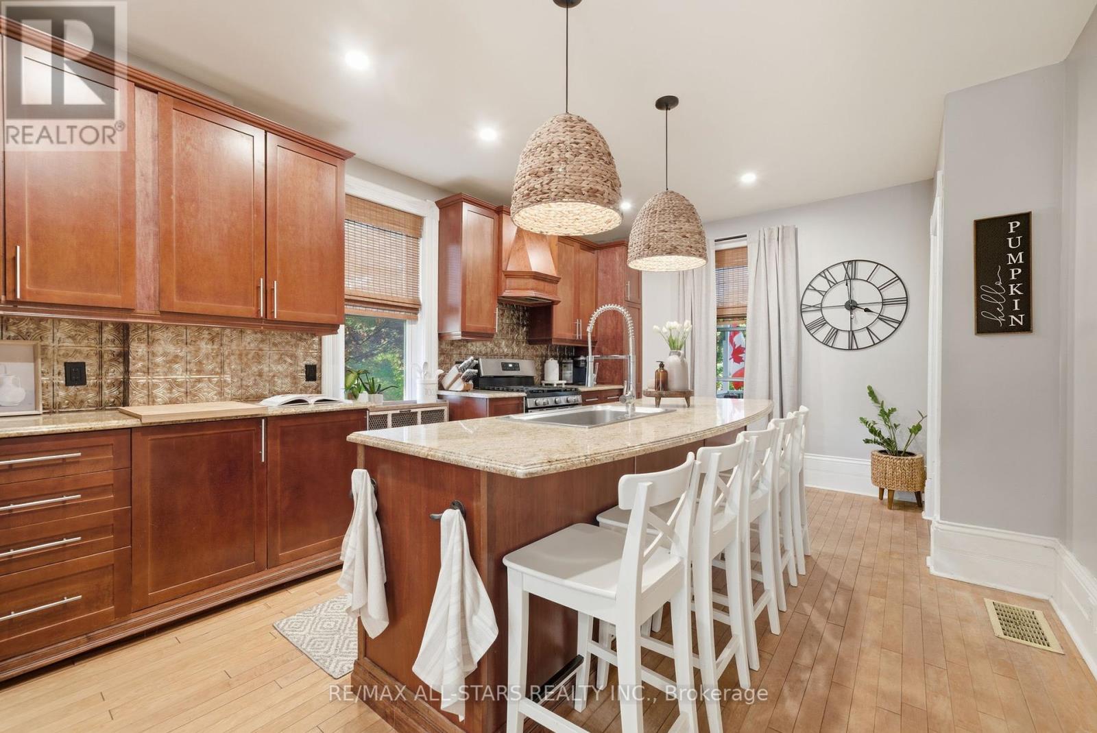 20 Keene Street, Scugog, ON - Indoor