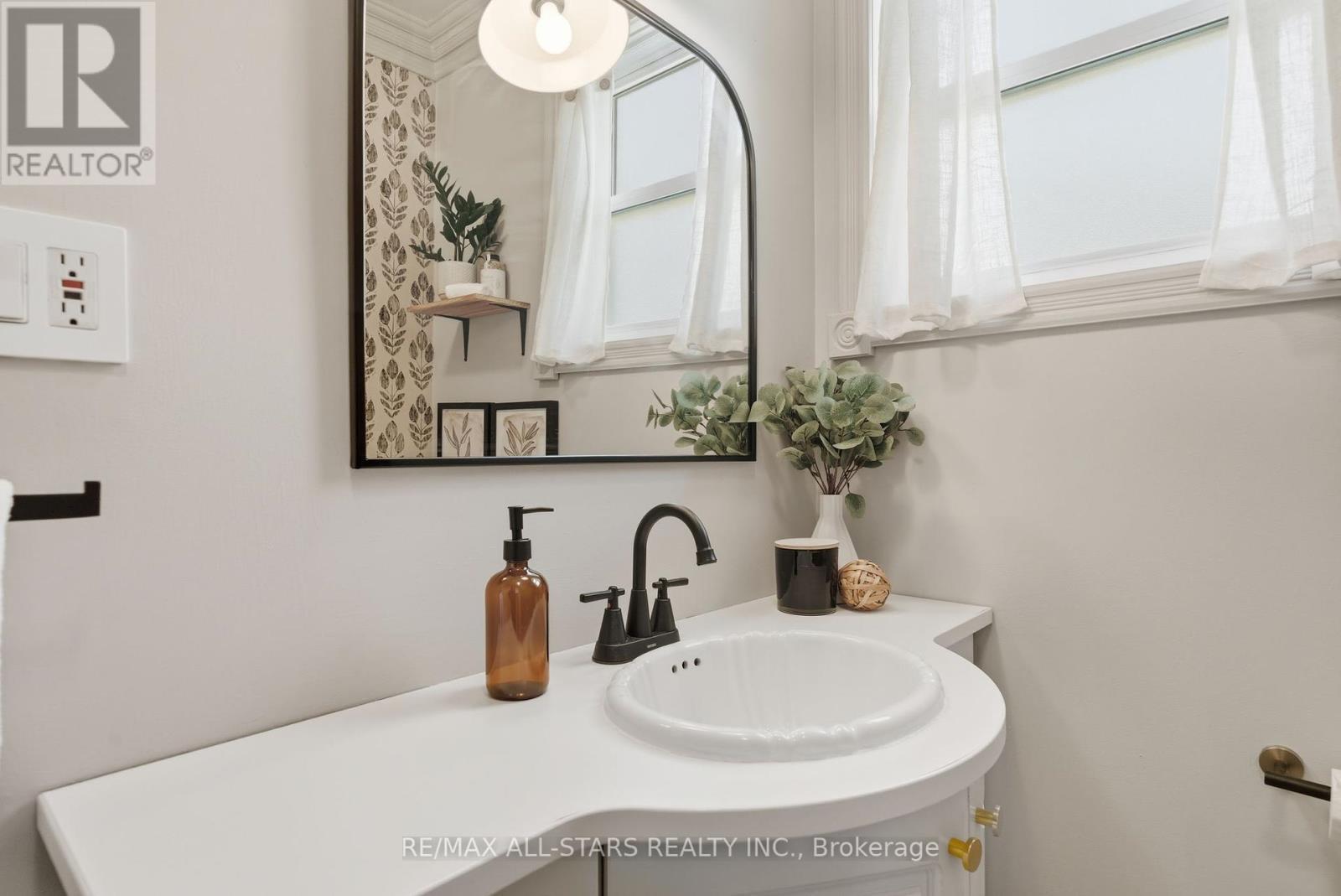 20 Keene Street, Scugog, ON - Indoor Photo Showing Bathroom