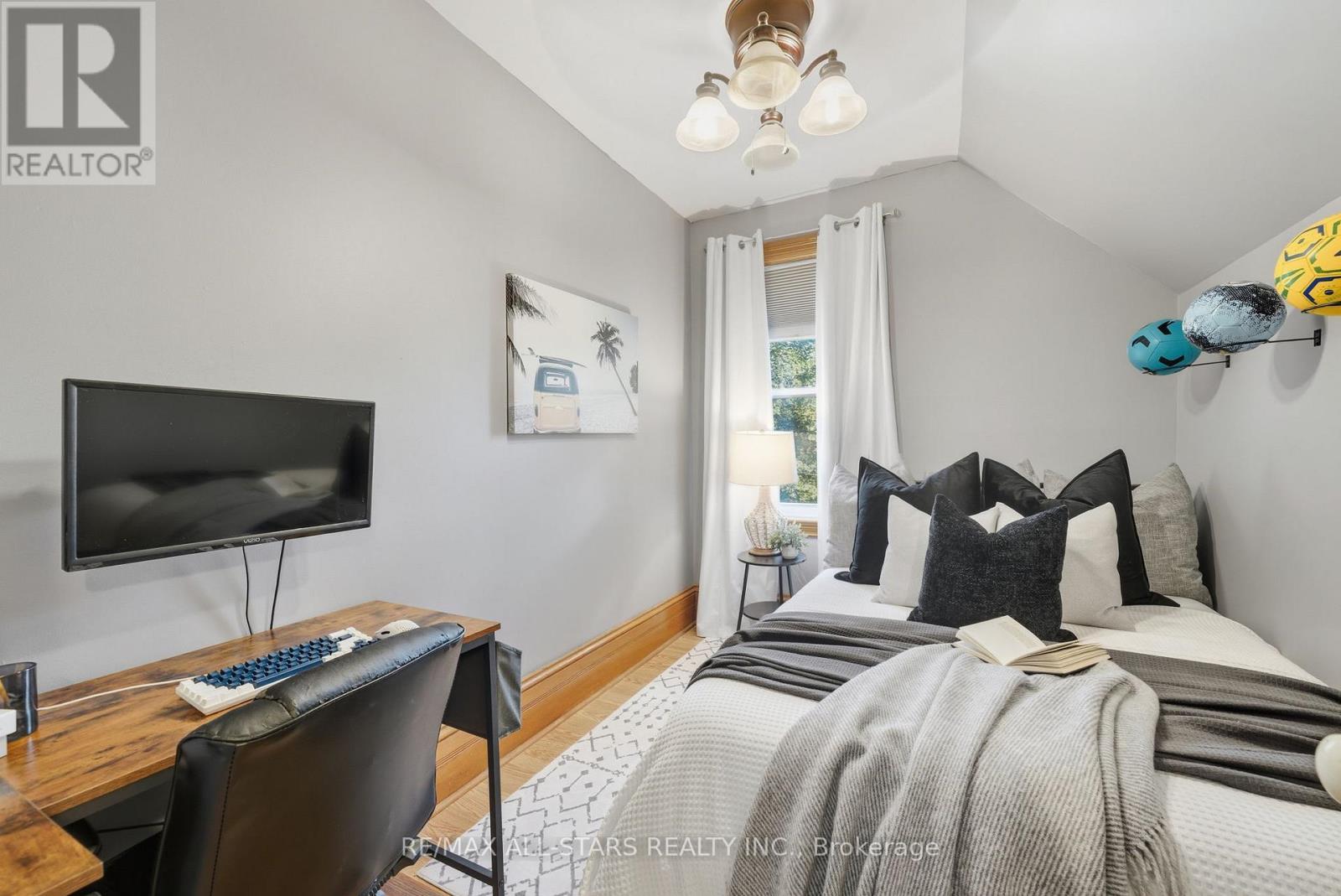 20 Keene Street, Scugog, ON - Indoor