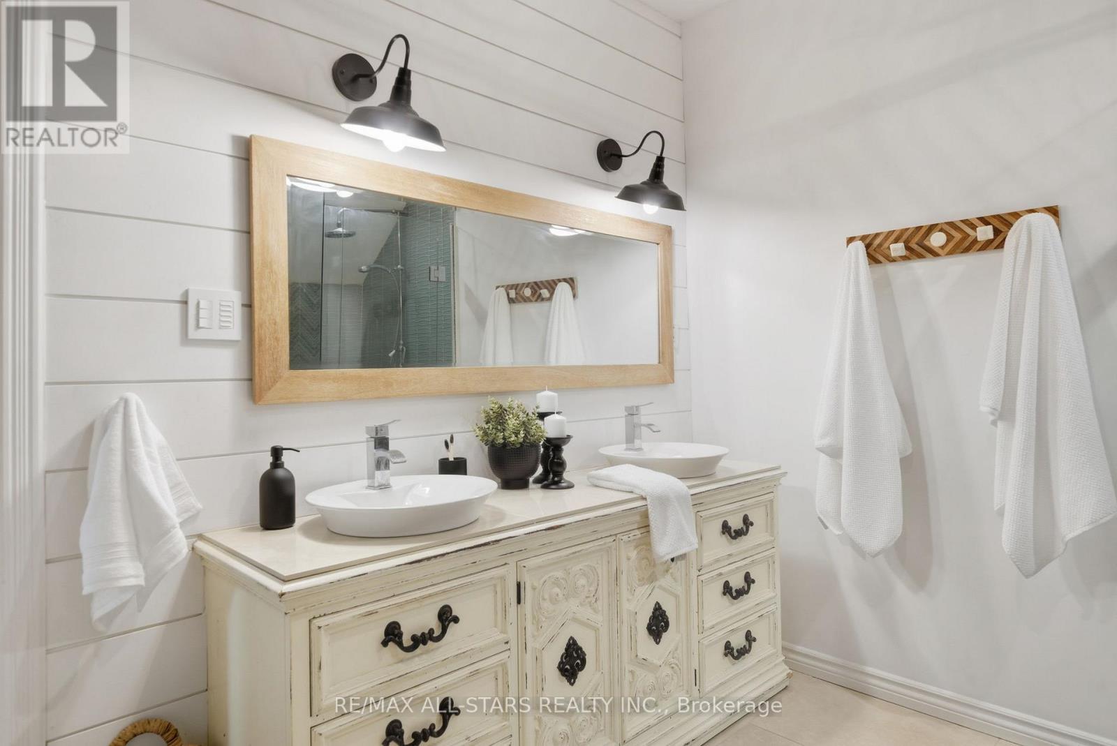 20 Keene Street, Scugog, ON - Indoor Photo Showing Bathroom