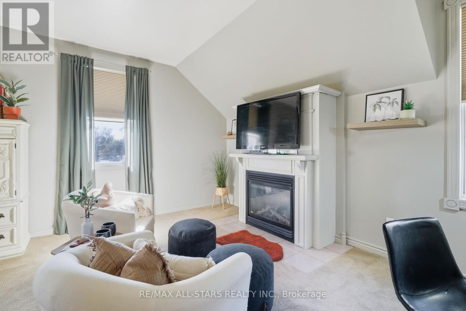 20 Keene Street, Scugog, ON - Indoor Photo Showing Living Room With Fireplace