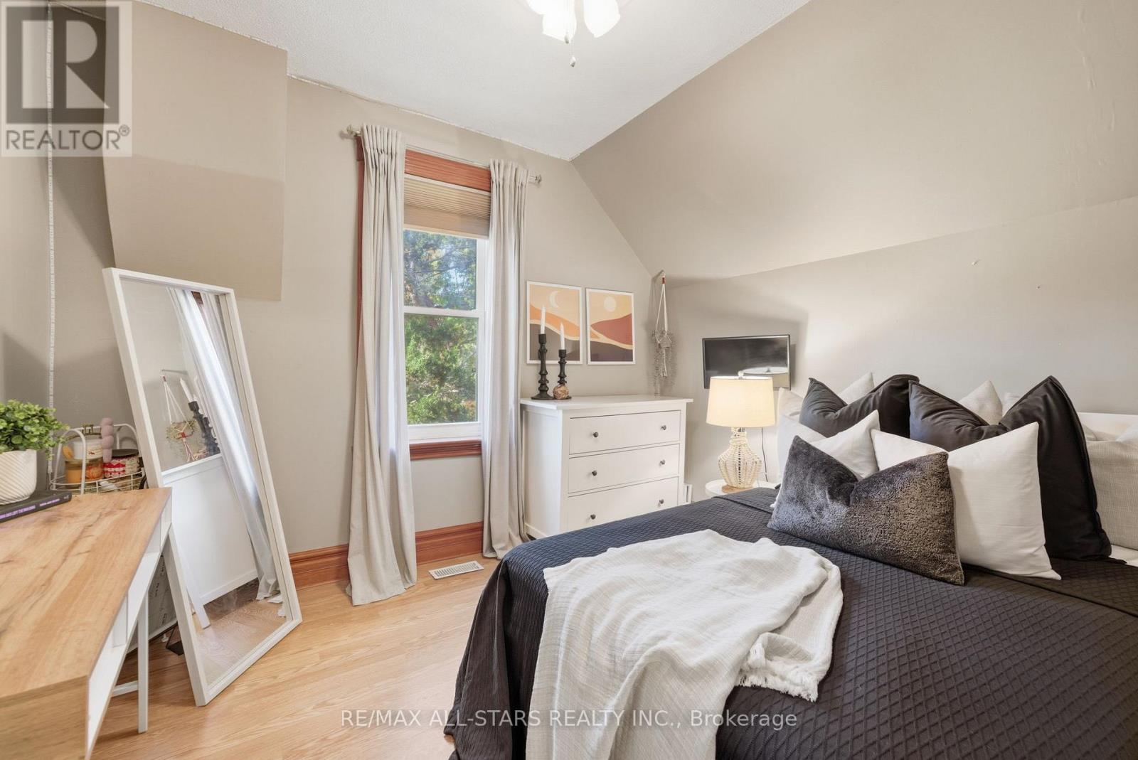20 Keene Street, Scugog, ON - Indoor Photo Showing Bedroom