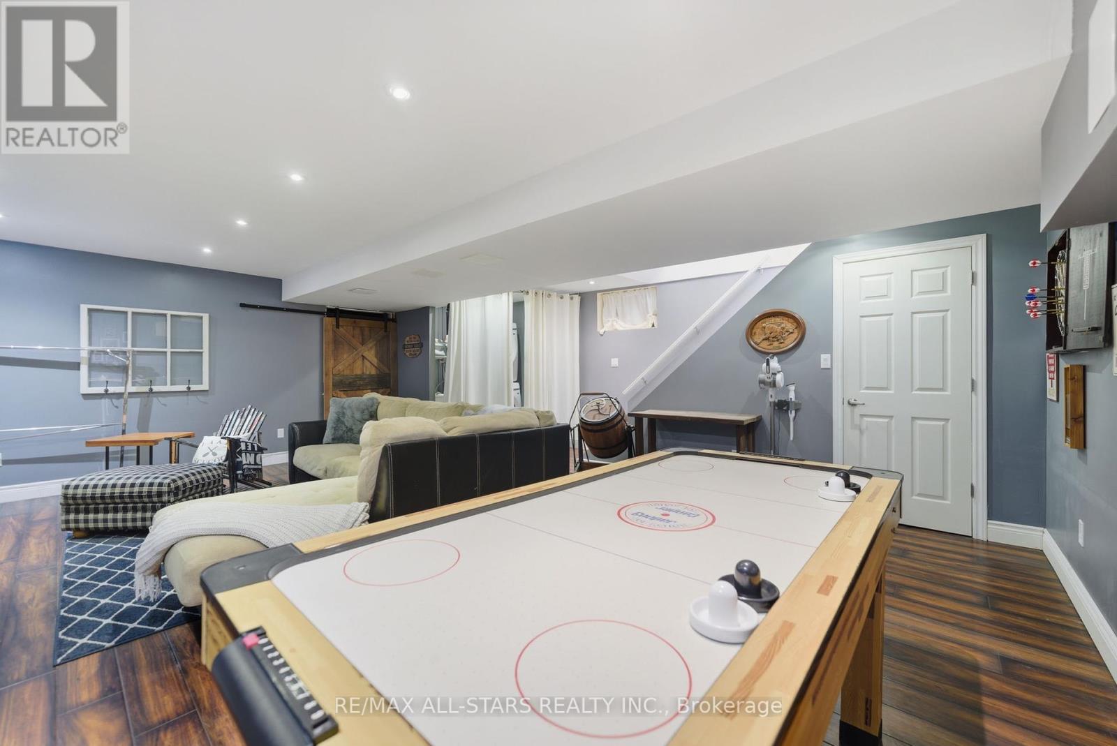 20 Keene Street, Scugog, ON - Indoor Photo Showing Other Room