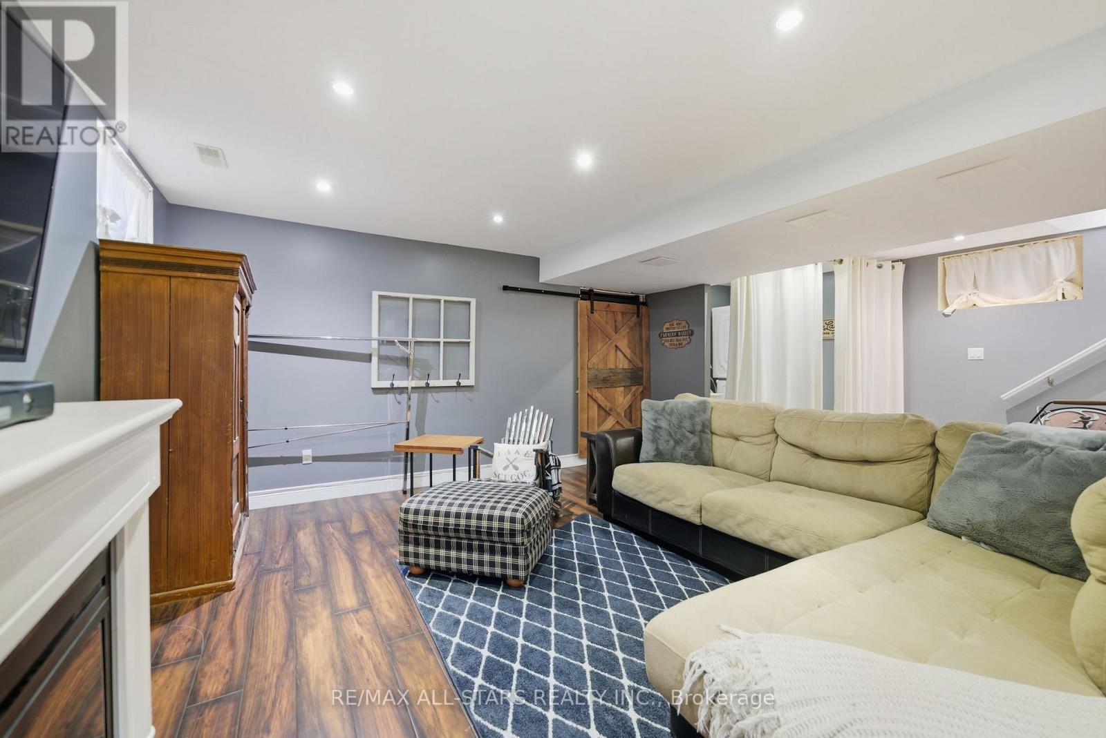 20 Keene Street, Scugog, ON - Indoor