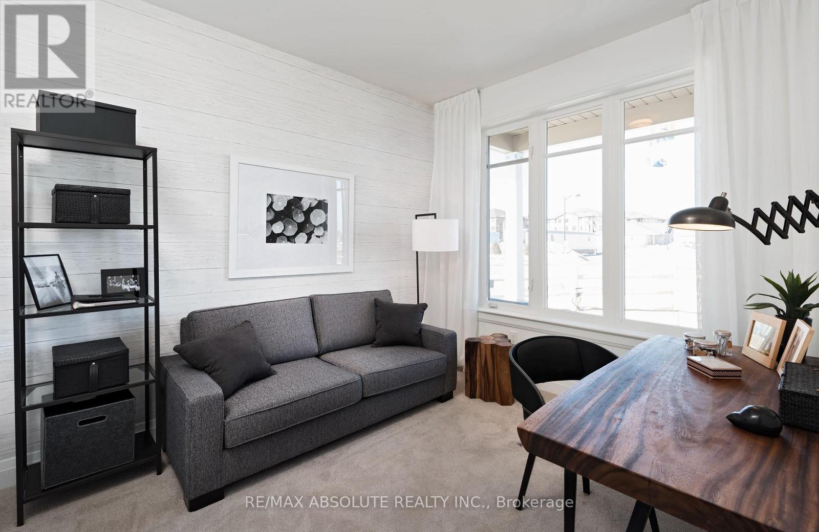 213 Seabert Drive, Arnprior, ON - Indoor Photo Showing Living Room