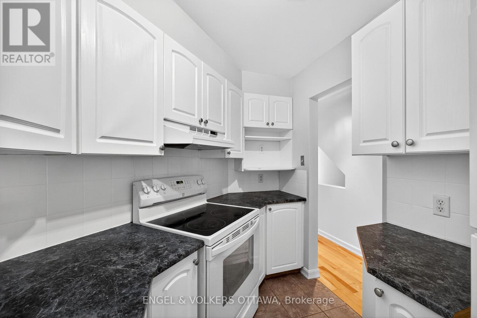 294 - 294 Gloucester Street, Ottawa, ON - Indoor Photo Showing Kitchen