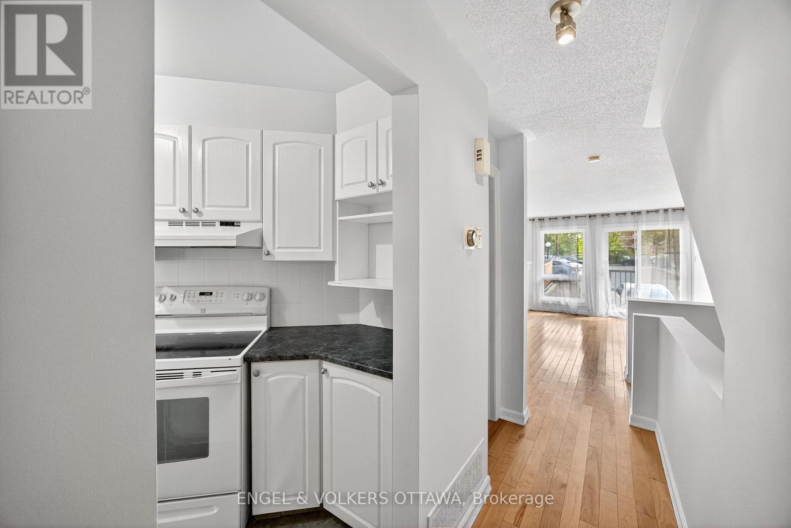 294 - 294 Gloucester Street, Ottawa, ON - Indoor Photo Showing Kitchen