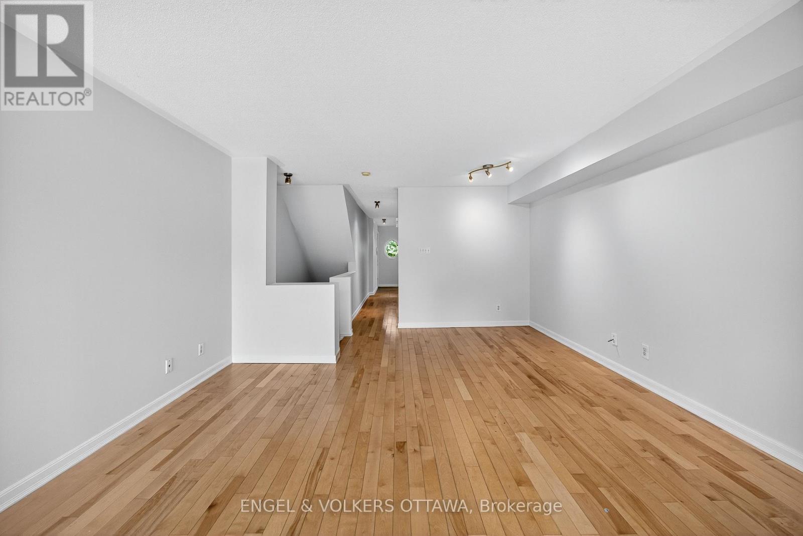 294 - 294 Gloucester Street, Ottawa, ON - Indoor Photo Showing Other Room