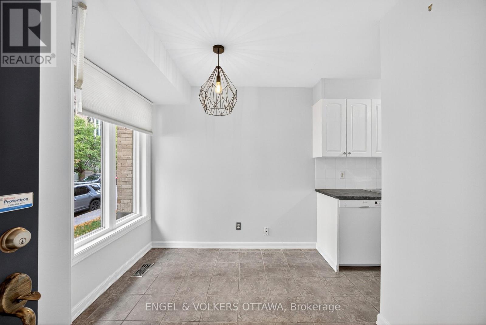 294 - 294 Gloucester Street, Ottawa, ON - Indoor