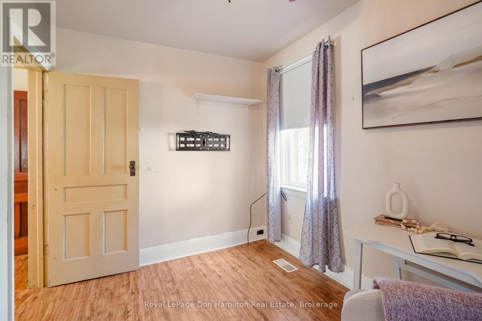 21 Elgin Street, Southwest Middlesex (Appin), ON - Indoor