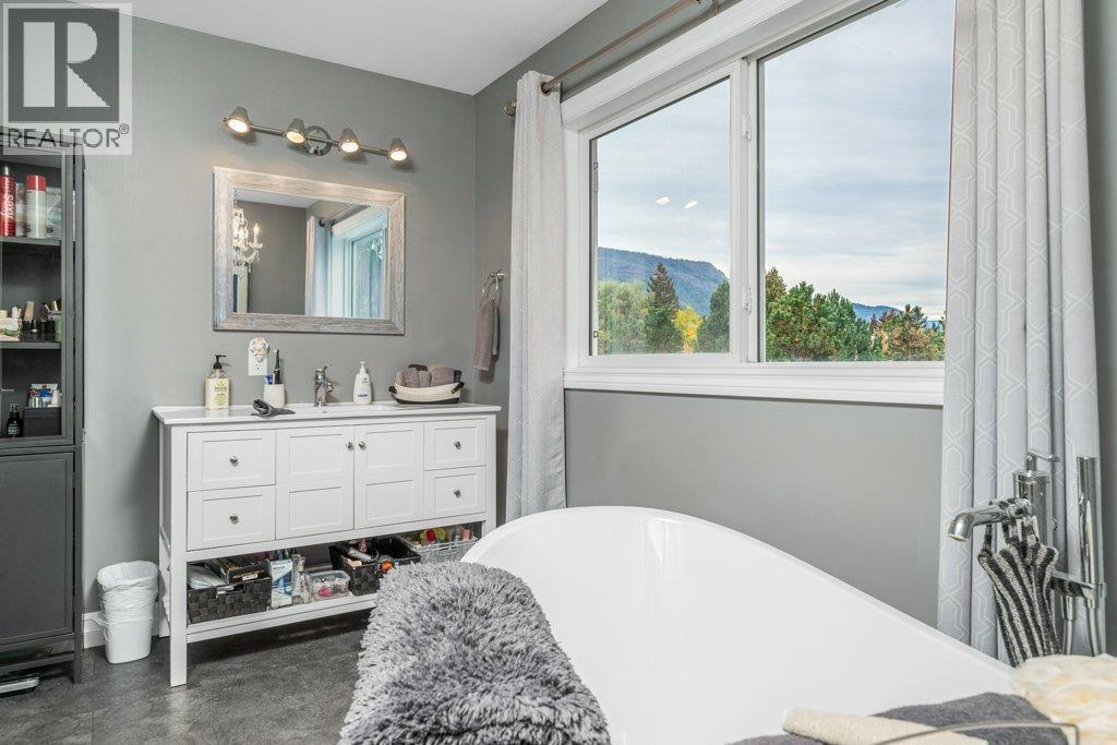 128 Grindrod Westside Road, Grindrod, BC