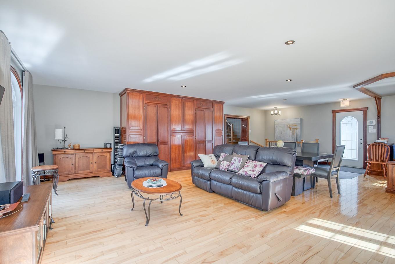 Salon - 12 Rue Genest, Saint-Jean-Sur-Richelieu, QC - Indoor Photo Showing Living Room