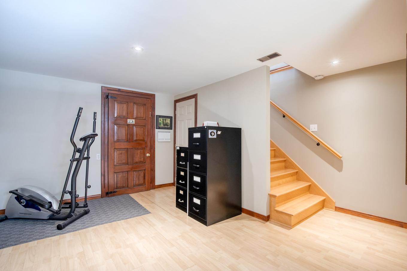 Salle familiale - 12 Rue Genest, Saint-Jean-Sur-Richelieu, QC - Indoor