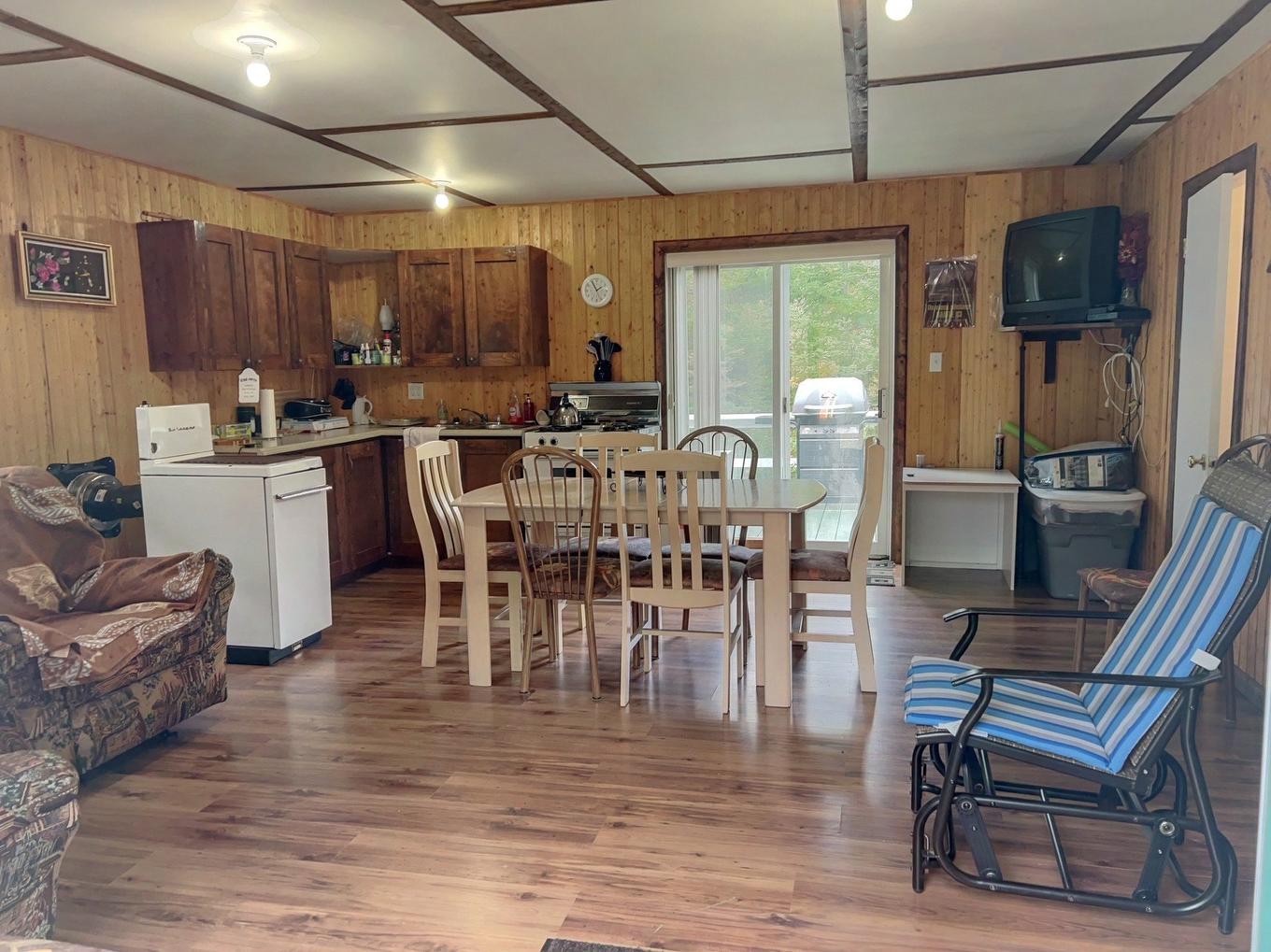 Cuisine - 2 Rivière Hall, Paspébiac, QC - Indoor Photo Showing Dining Room