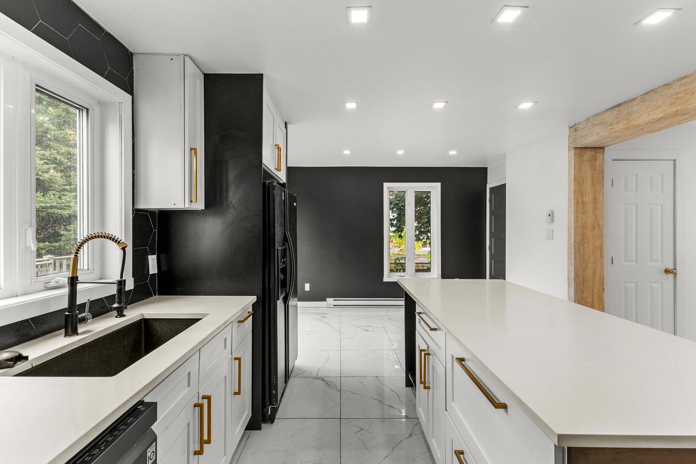 Kitchen - 1961 Rue De Coblence, Laval (Vimont), QC - Indoor Photo Showing Kitchen