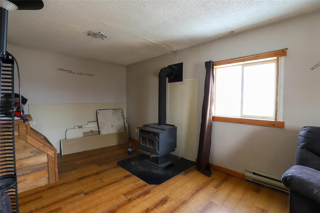 21050 144 Road Ne, Riverton, MB - Indoor