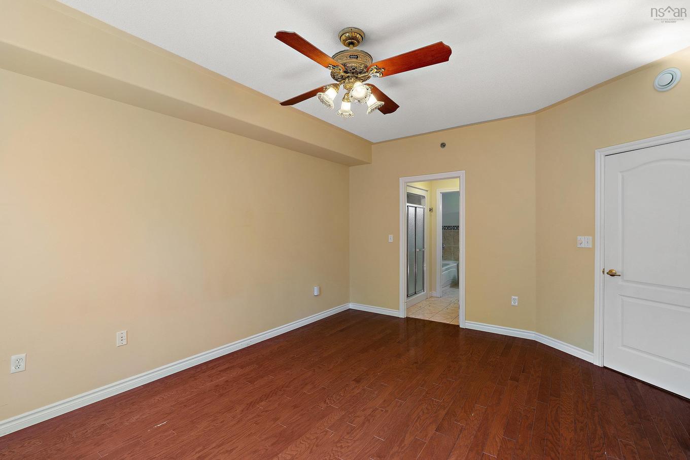 207 114 Regency Park Drive, Halifax, NS