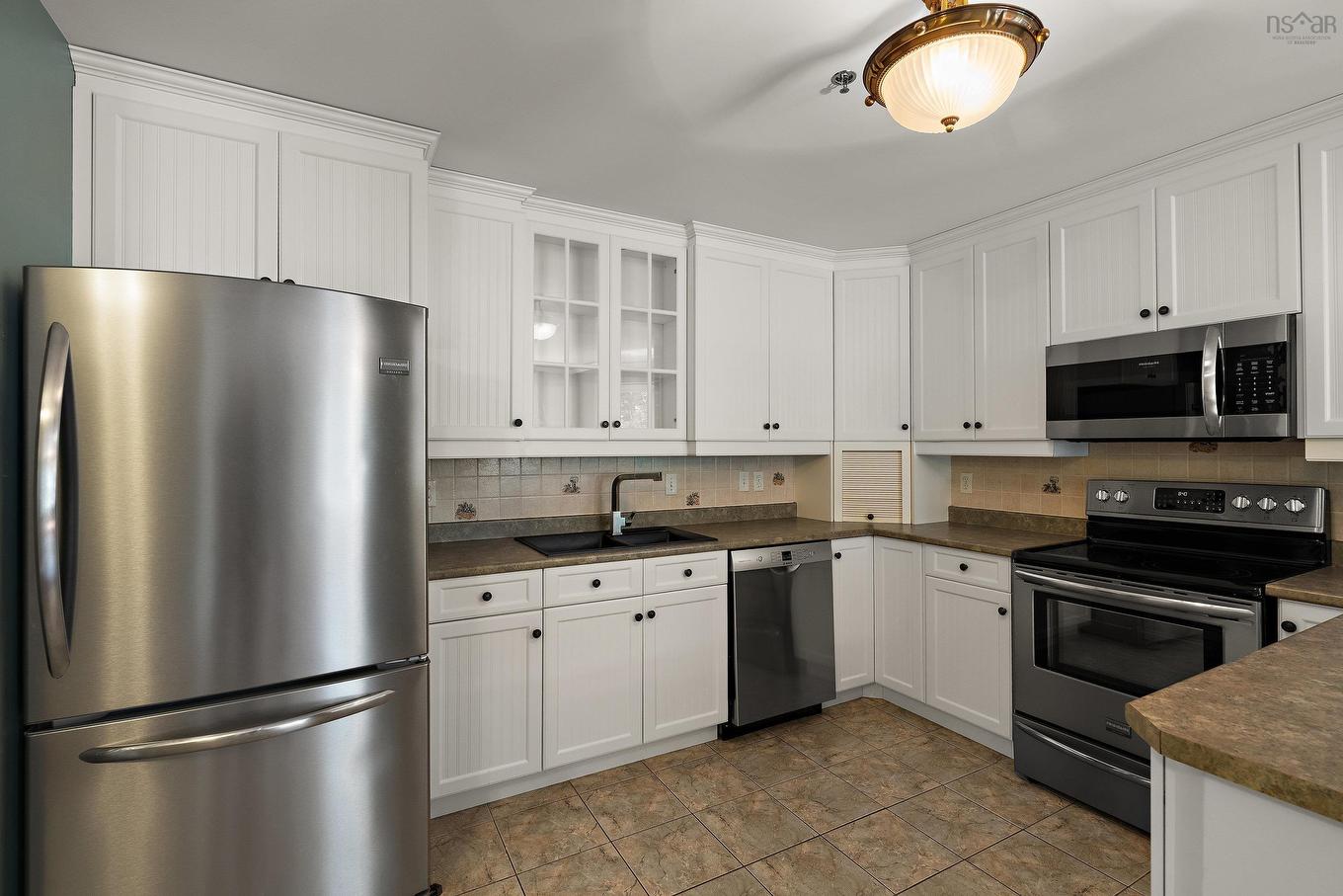 207 114 Regency Park Drive, Halifax, NS