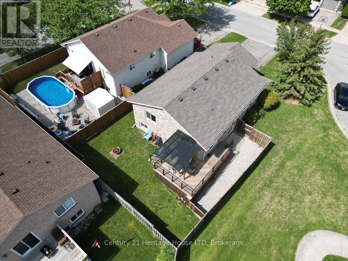 125 Gretel Place, Welland (N. Welland), ON - Outdoor With Above Ground Pool