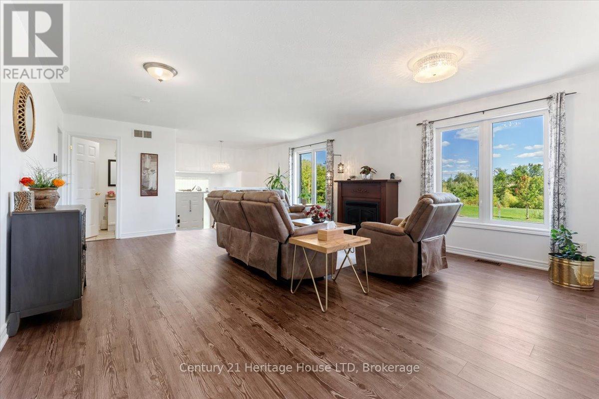 125 Gretel Place, Welland (N. Welland), ON - Indoor Photo Showing Living Room