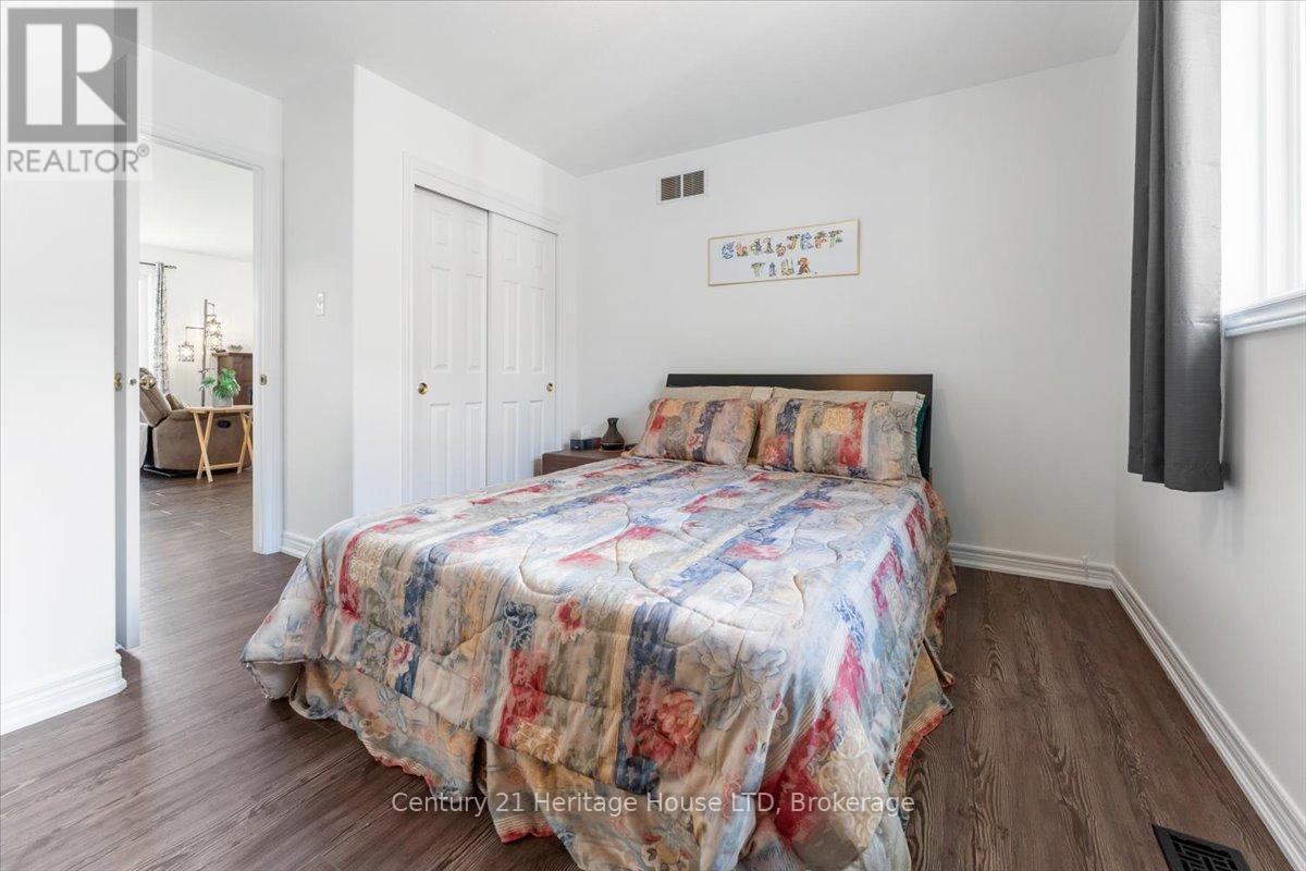 125 Gretel Place, Welland (N. Welland), ON - Indoor Photo Showing Bedroom