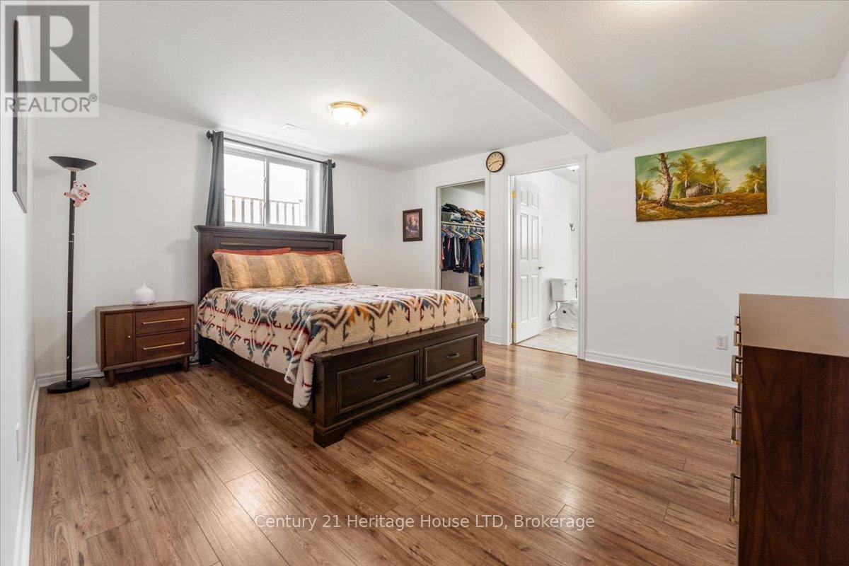 125 Gretel Place, Welland (N. Welland), ON - Indoor Photo Showing Bedroom
