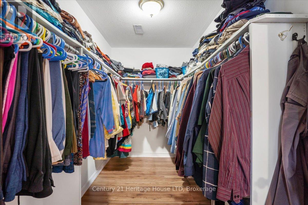 125 Gretel Place, Welland (N. Welland), ON - Indoor With Storage