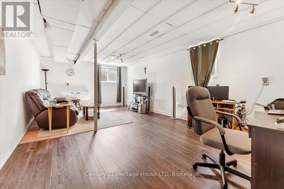 125 Gretel Place, Welland (N. Welland), ON - Indoor Photo Showing Office