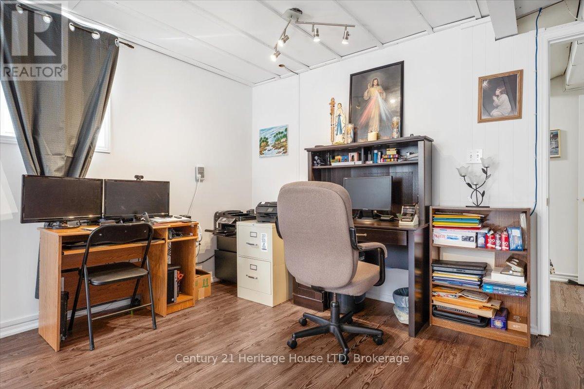 125 Gretel Place, Welland (N. Welland), ON - Indoor Photo Showing Office