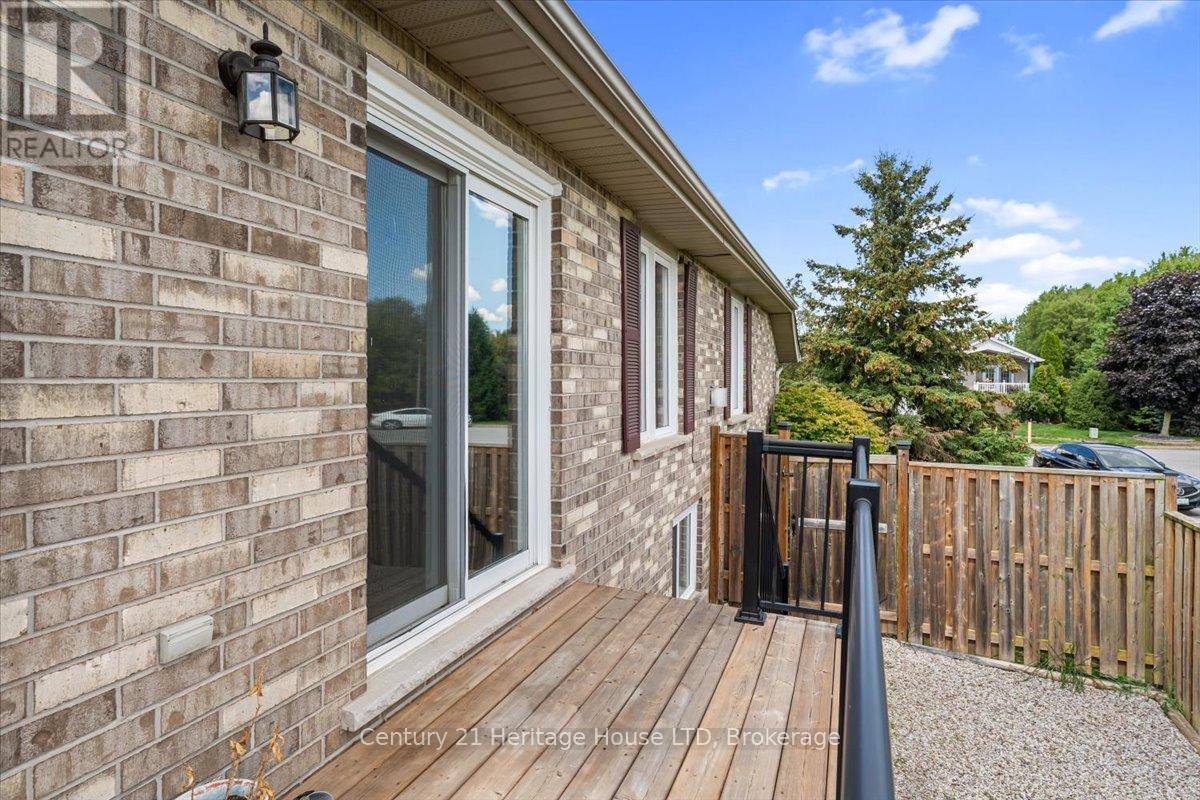 125 Gretel Place, Welland (N. Welland), ON - Outdoor With Deck Patio Veranda With Exterior