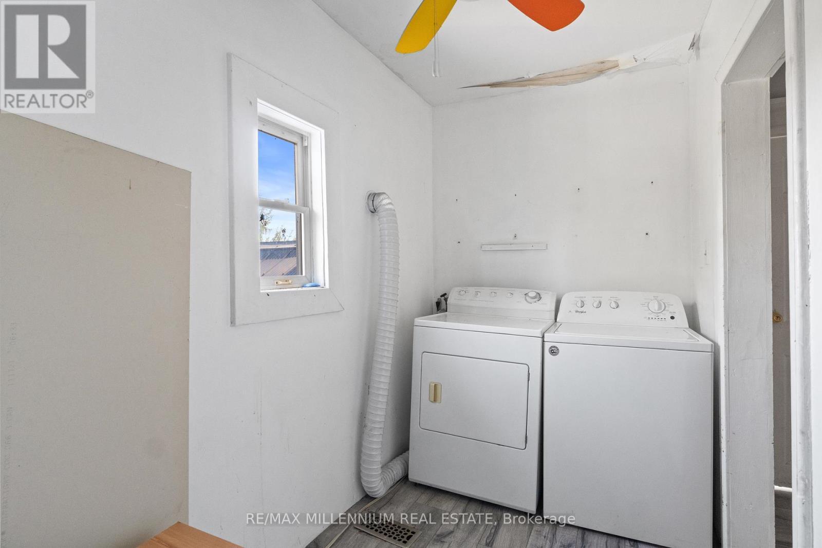 2157 Keene Road, Otonabee-South Monaghan, ON - Indoor Photo Showing Laundry Room