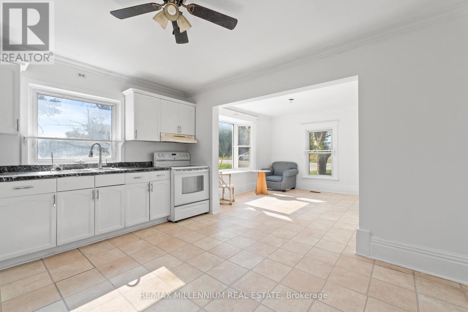 2157 Keene Road, Otonabee-South Monaghan, ON - Indoor Photo Showing Kitchen With Double Sink