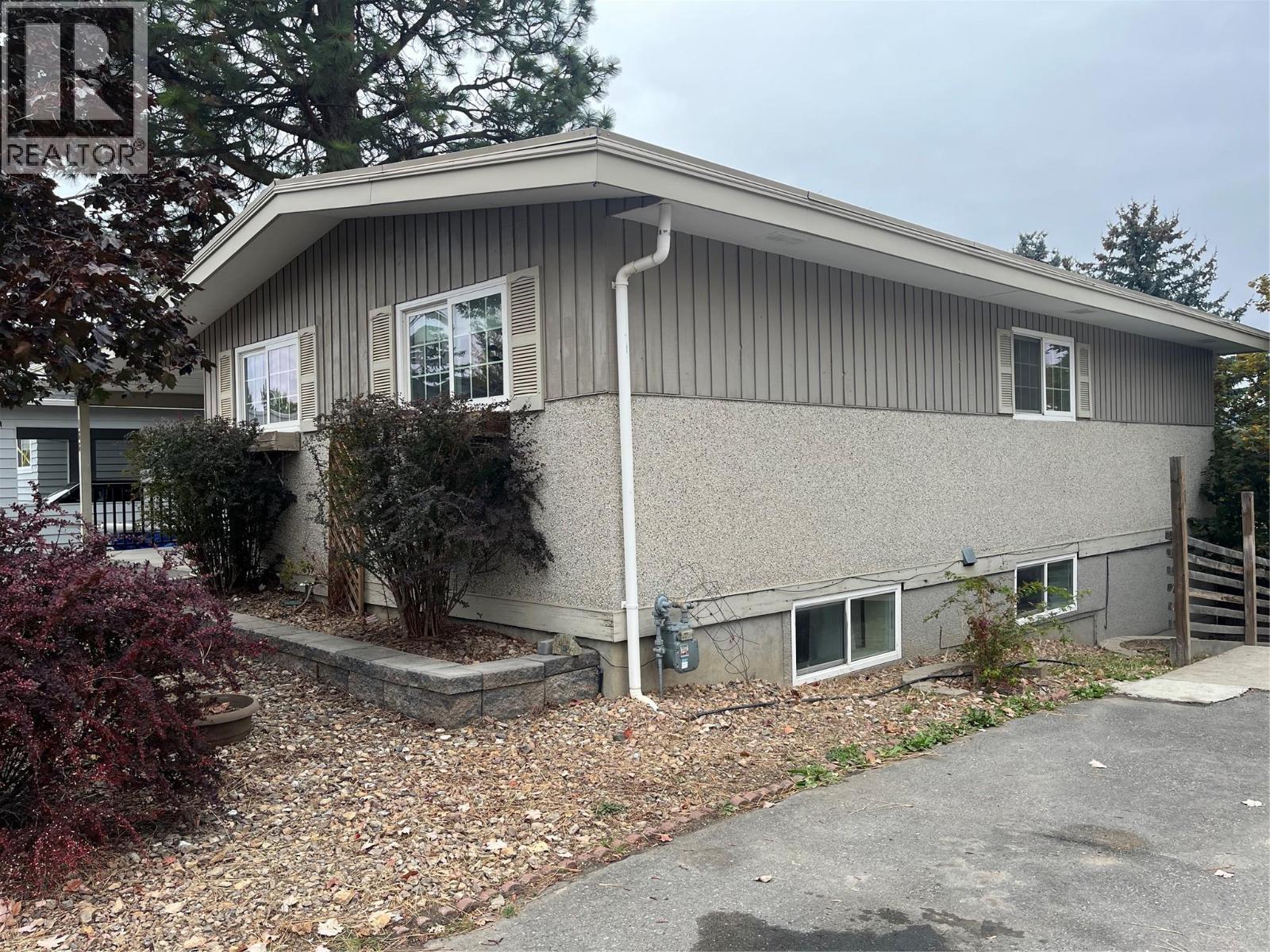 166 Robson Drive, Kamloops, BC - Outdoor With Exterior