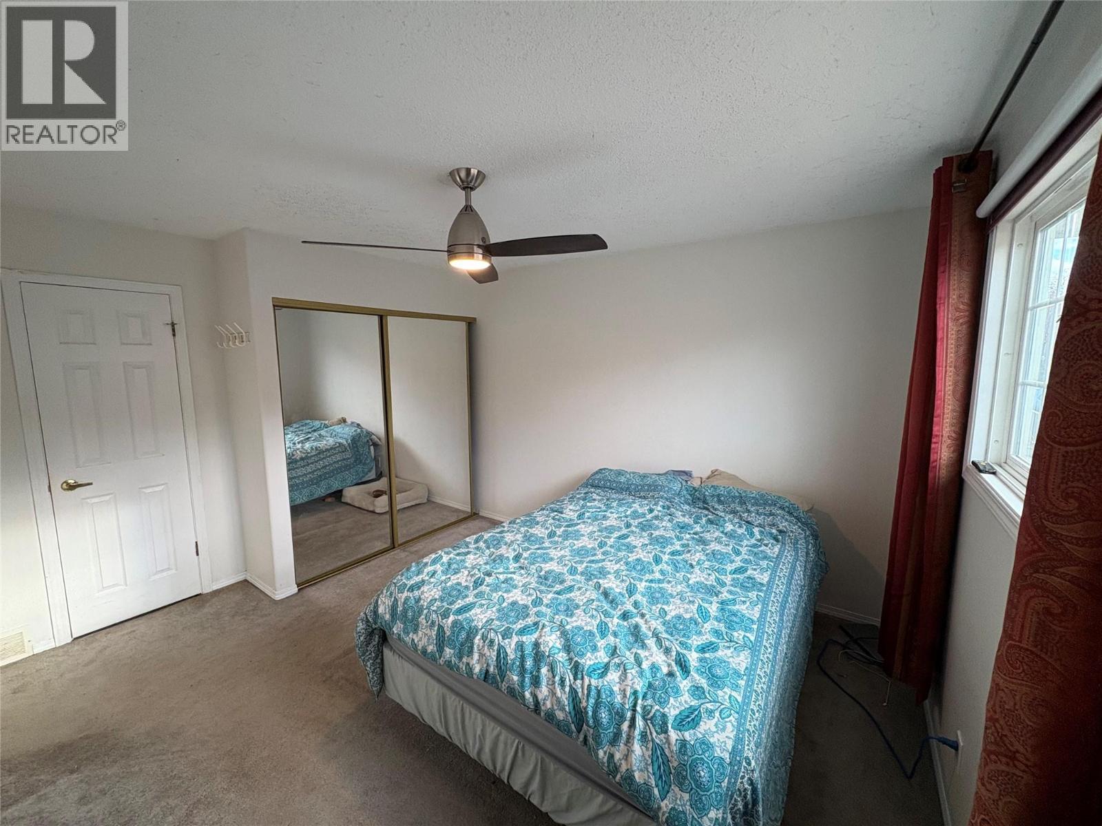 166 Robson Drive, Kamloops, BC - Indoor Photo Showing Bedroom