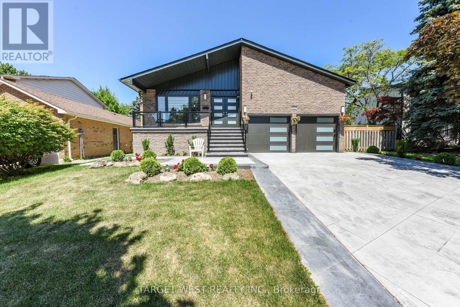 1263 Crestdale Road, Mississauga, ON - Outdoor