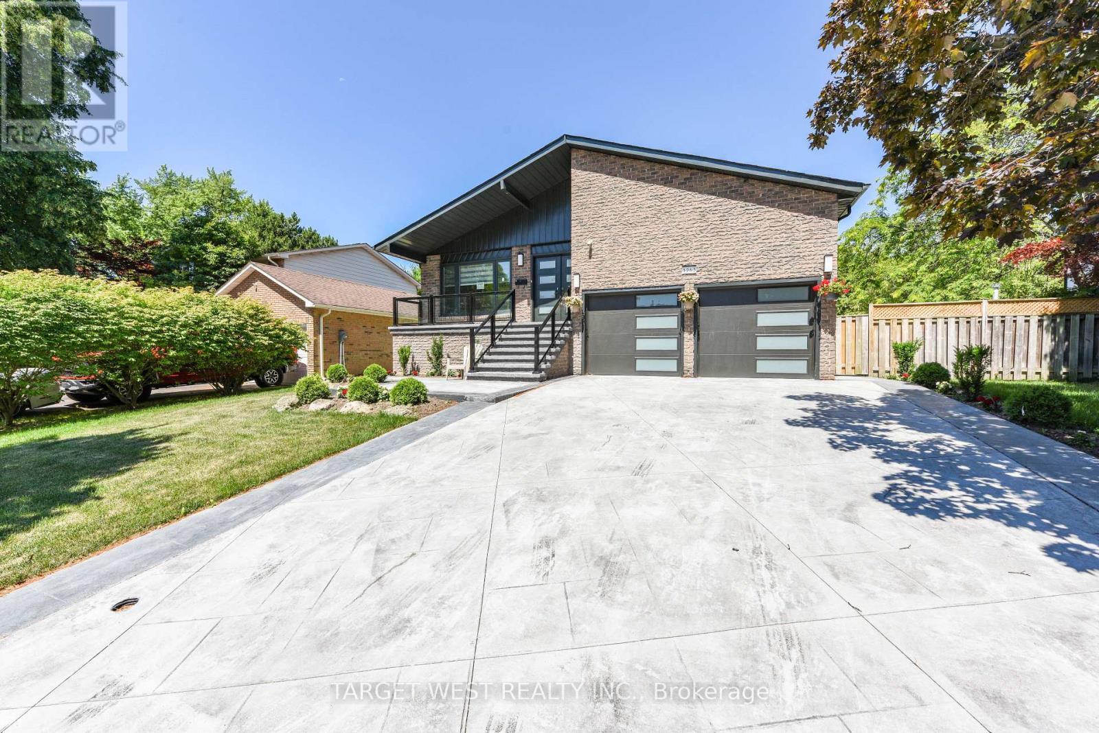 1263 Crestdale Road, Mississauga, ON - Outdoor