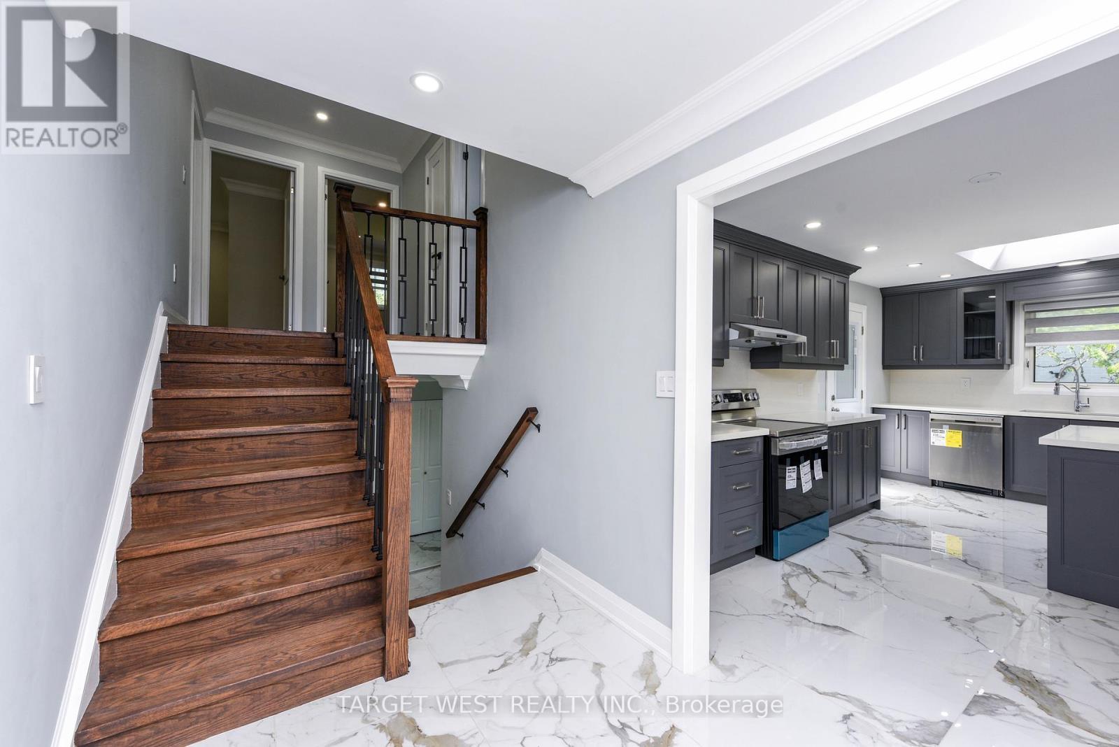 1263 Crestdale Road, Mississauga, ON - Indoor Photo Showing Other Room