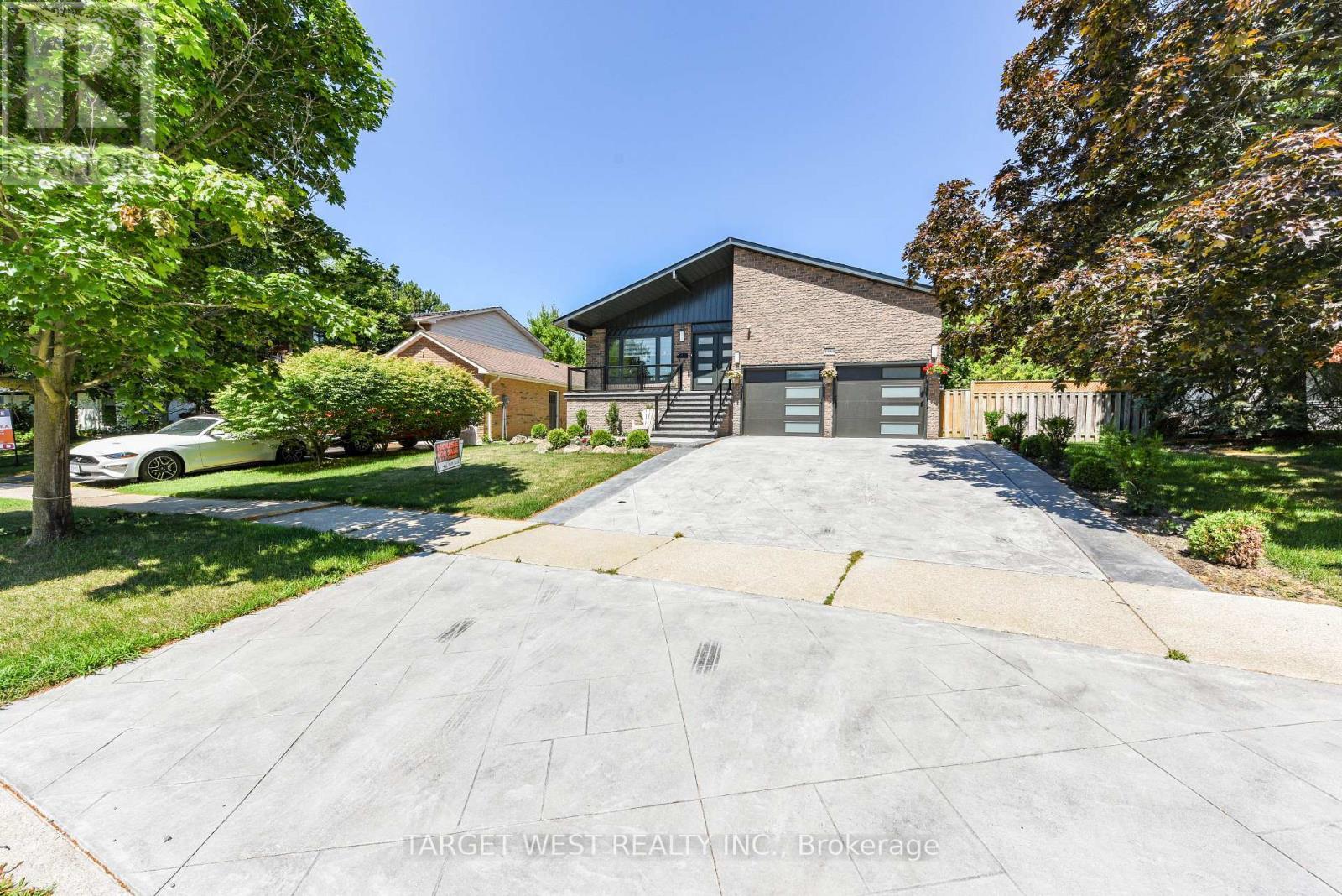 1263 Crestdale Road, Mississauga, ON - Outdoor