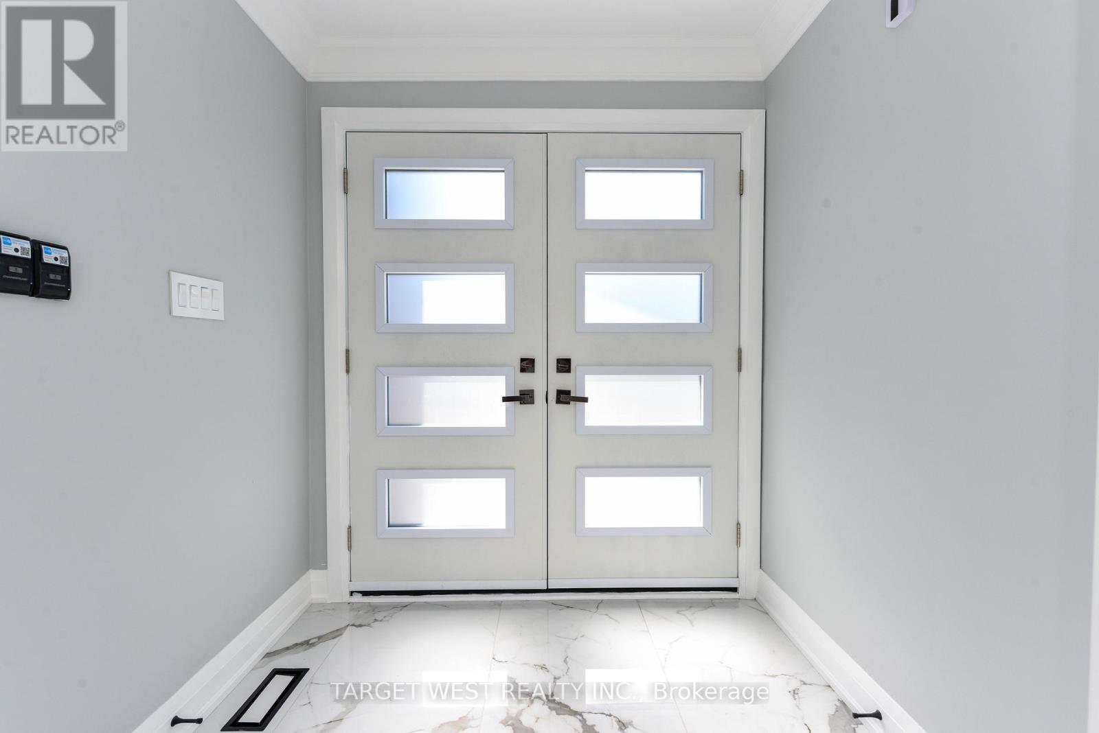 1263 Crestdale Road, Mississauga, ON - Indoor Photo Showing Other Room