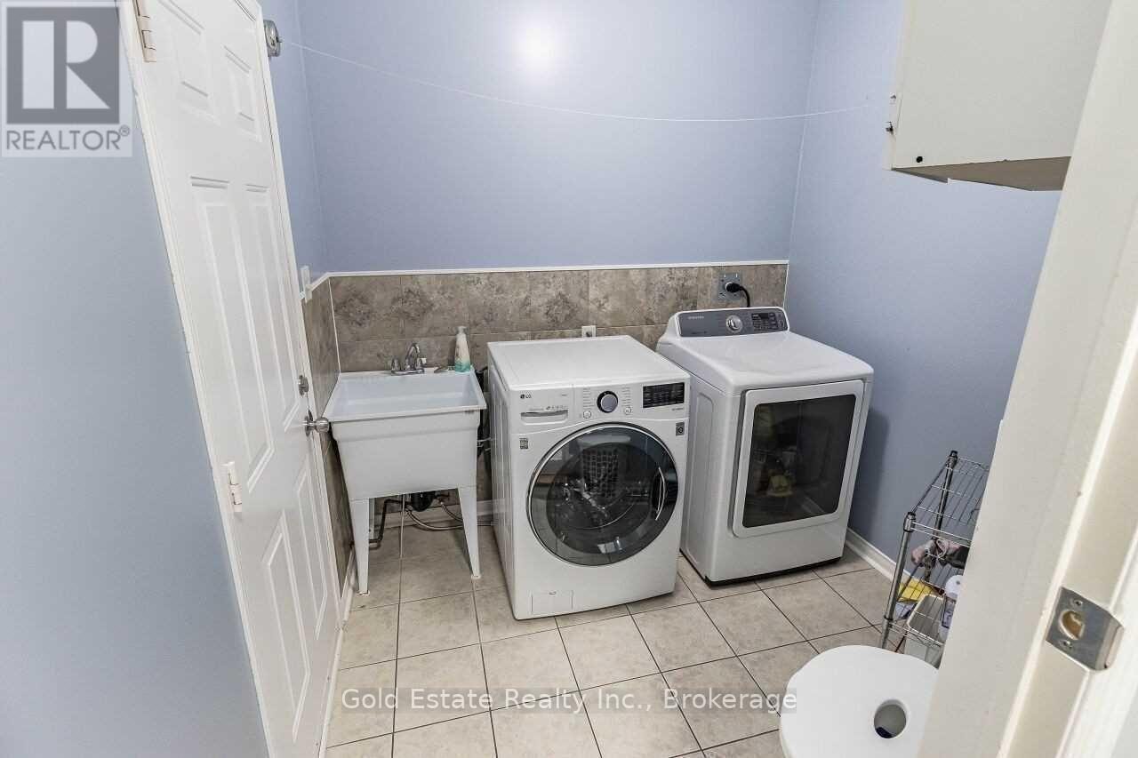 45 Rotunda Street, Brampton, ON - Indoor Photo Showing Laundry Room