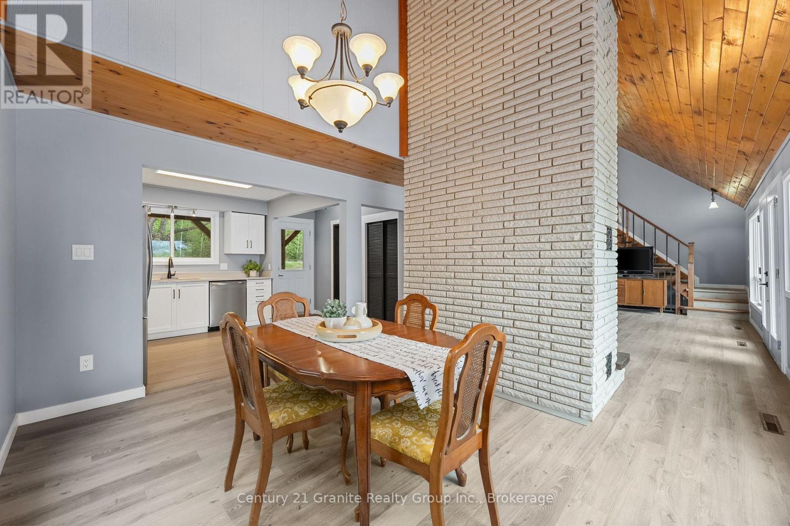 2347 Kashagawigamog Lake Road, Minden Hills (Minden), ON - Indoor Photo Showing Dining Room
